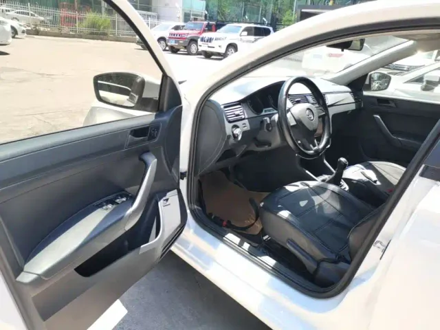 Skoda Rapid — Фото автомобиля 11