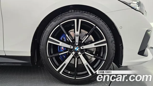 BMW 5-Series 5 серия (G60) 530i xDrive M Sport — Фото автомобиля 17