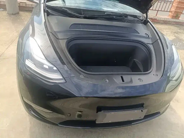 Tesla Model Y — Фото автомобиля 19