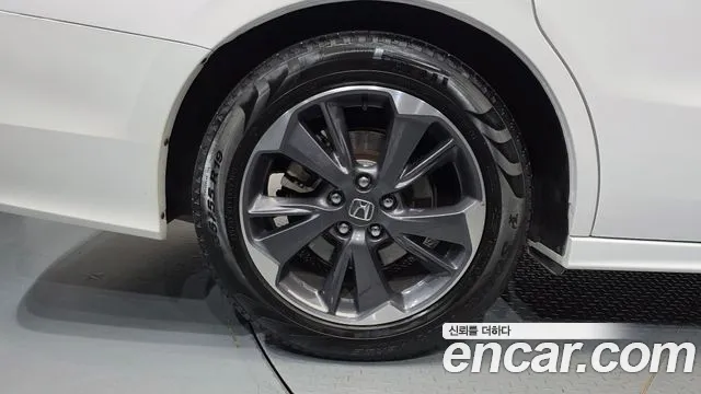 Honda Odyssey — Фото автомобиля 21