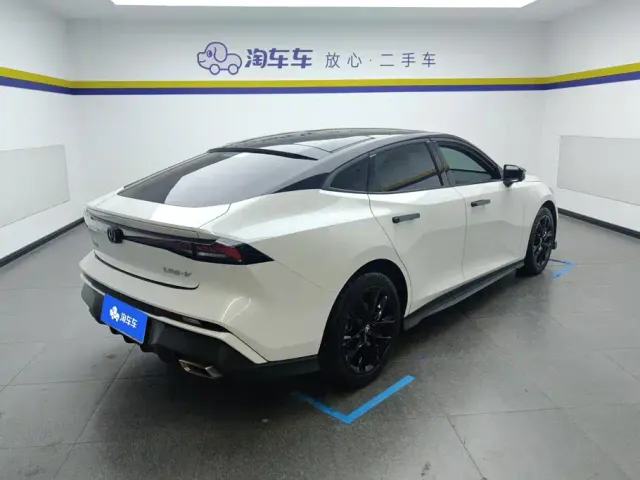 Changan UNI-V — Фото автомобиля 3