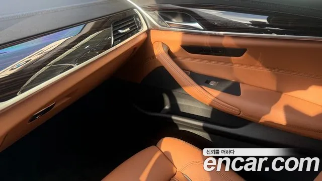 BMW 5-Series — Фото автомобиля 15