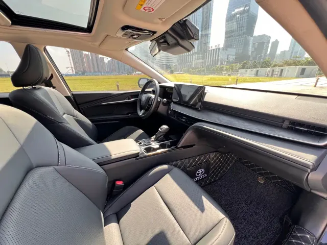 Toyota Camry — Фото автомобиля 12