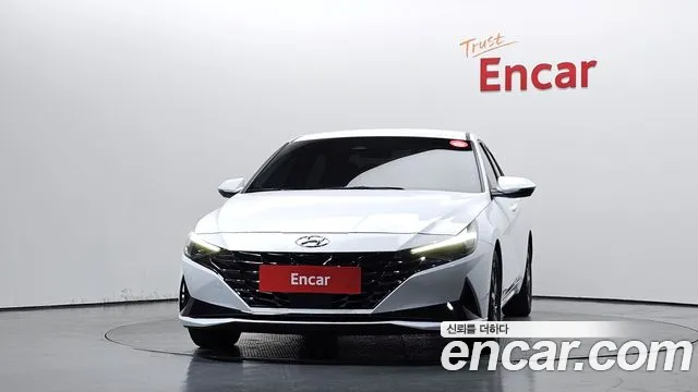 Hyundai Avante CN7 — Фото автомобиля 3