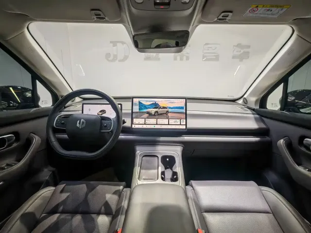 Leapmotor C10 — Фото автомобиля 5