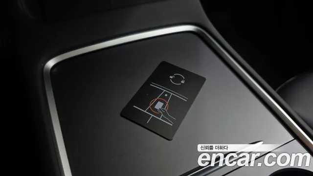 Tesla Model Y — Фото автомобиля 22