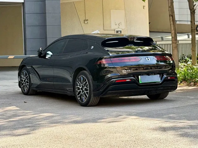 Denza Z9GT — Фото автомобиля 6