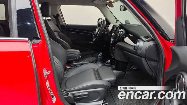 Mini Cooper Cooper 5 дверей Classic — Фото автомобиля 26