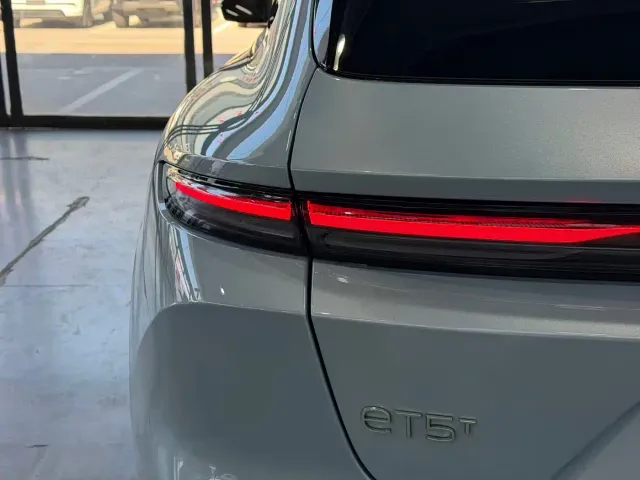 Nio ET5 Touring — Фото автомобиля 18