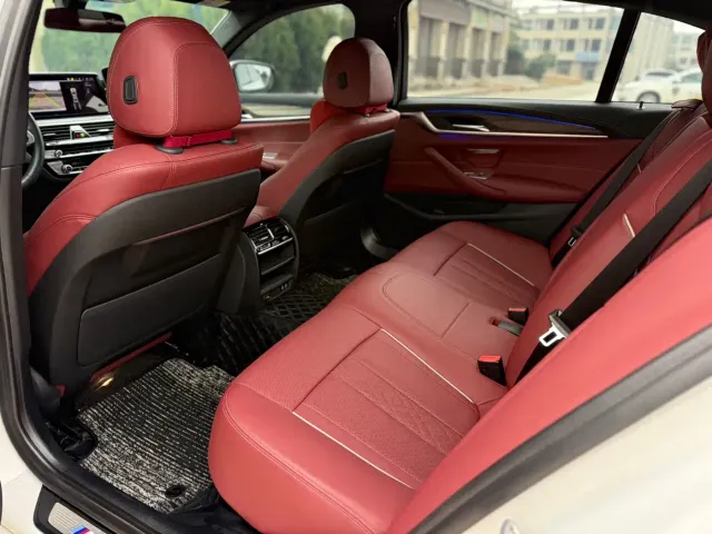 BMW 5 Series — Фото автомобиля 8