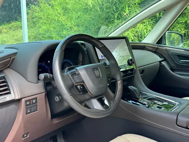 Toyota Vellfire — Фото автомобиля 7