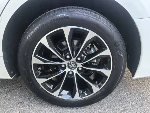 Toyota Avalon — Фото автомобиля 16