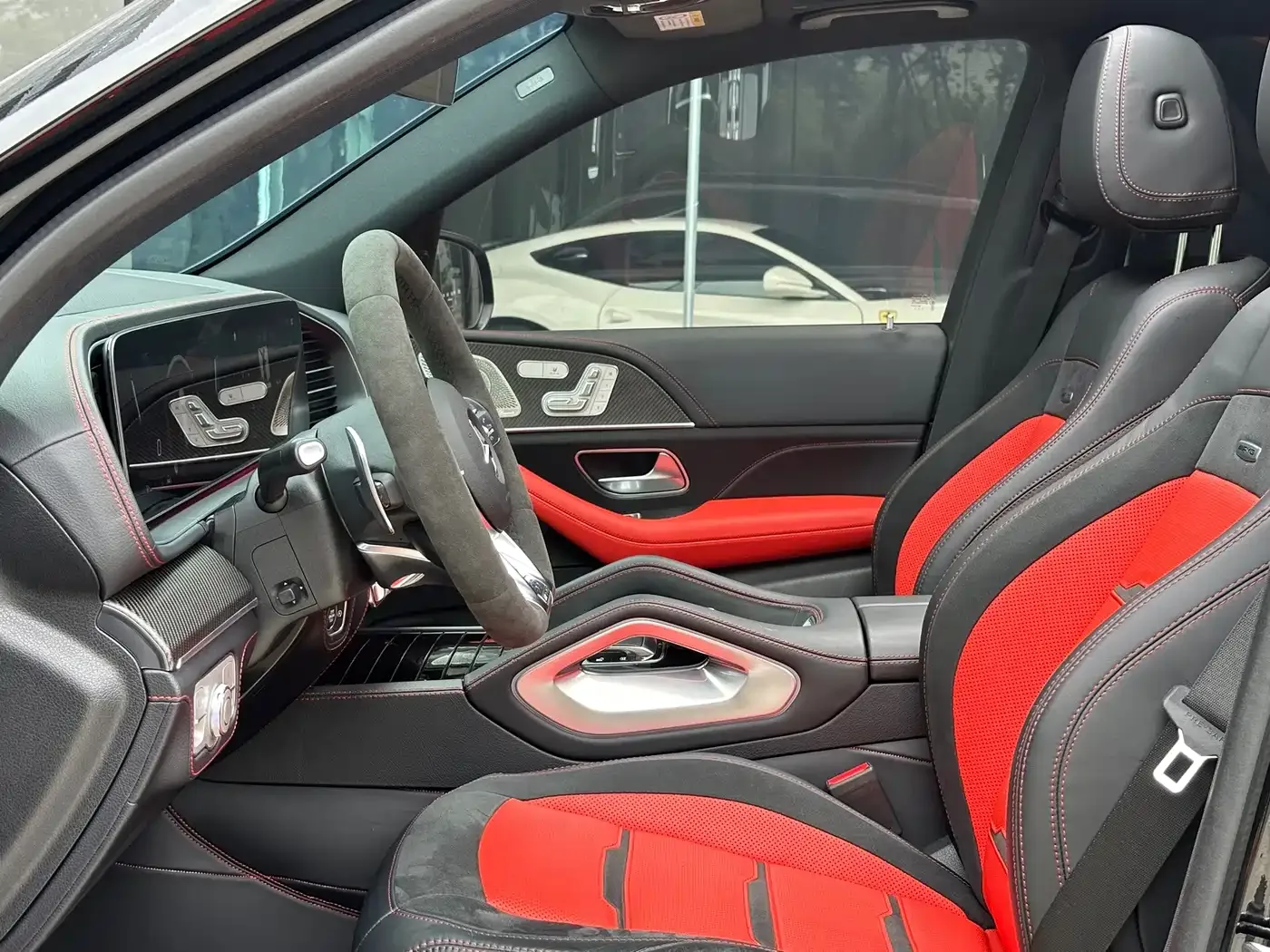 Mercedes-Benz Mercedes-Benz GLE AMG 2023 AMG GLE 53 4MATIC+ 55th Anniversary Edition — Фото автомобиля 9
