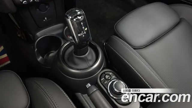 Mini Cooper Convertible — Фото автомобиля 9