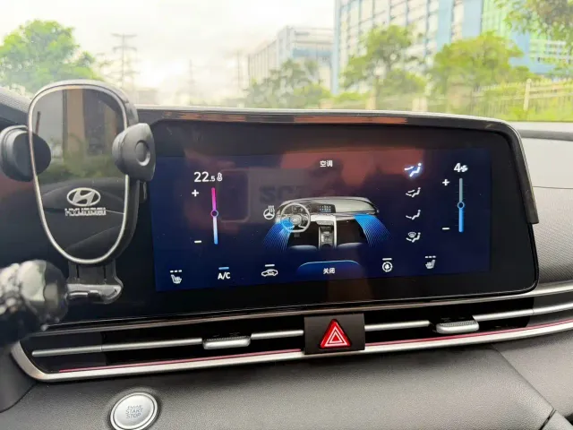 Hyundai Elantra — Фото автомобиля 18