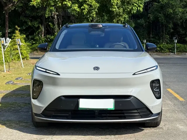 Nio ES8 — Фото автомобиля 2