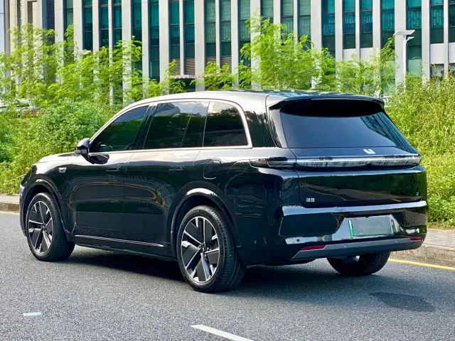 Li Auto L8 — Фото автомобиля 7
