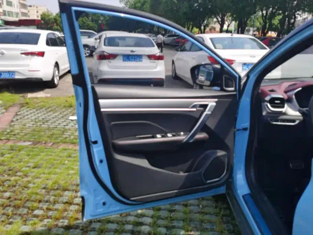 Geely Binyue — Фото автомобиля 7