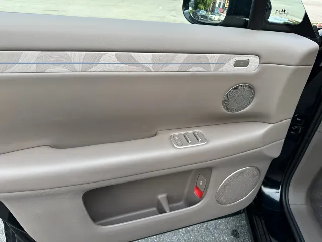 IM Motors LS6 — Фото автомобиля 12
