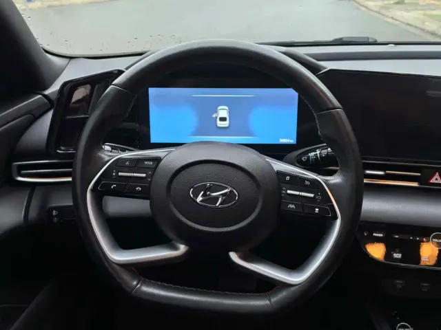 Hyundai Elantra — Фото автомобиля 10