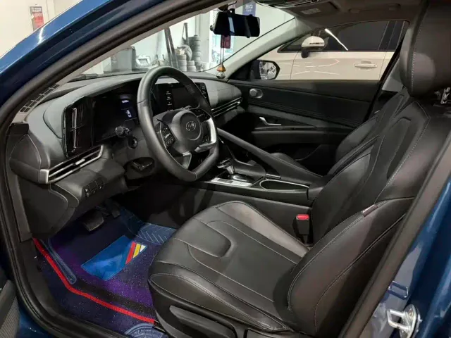 Hyundai Elantra — Фото автомобиля 4