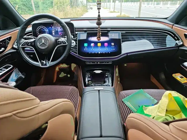 Mercedes-Benz E-Class — Фото автомобиля 5