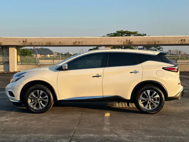 Nissan Murano — Фото автомобиля 8