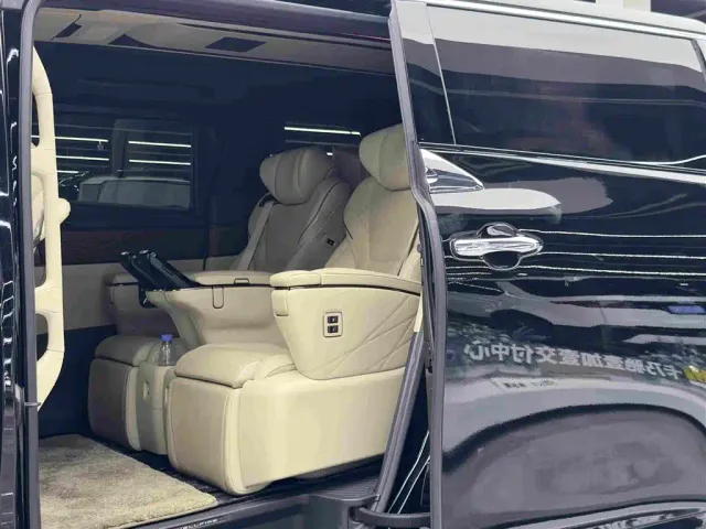 Toyota Vellfire — Фото автомобиля 9