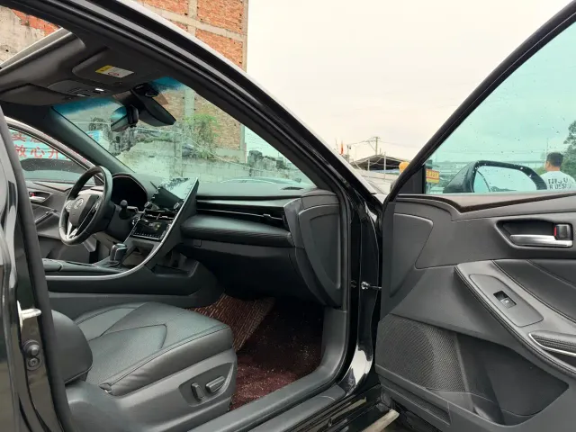 Toyota Avalon — Фото автомобиля 12