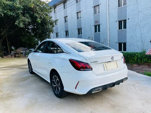 MG MG5 2022 180DVVT CVT Youth Luxury Edition — Фото автомобиля 5