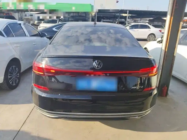 Volkswagen Passat — Фото автомобиля 5