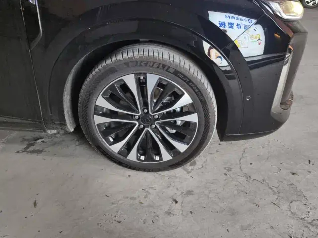 Huajing Baojun Huajing S — Фото автомобиля 6