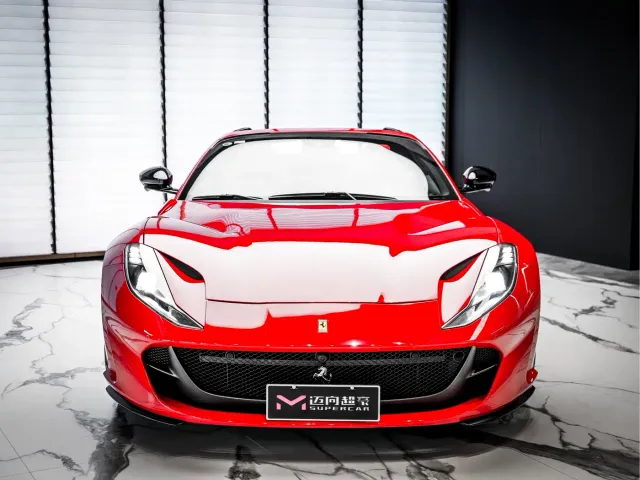 Ferrari 812 — Фото автомобиля 3