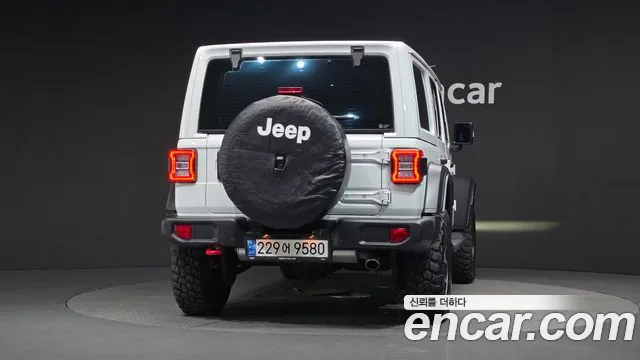 Jeep Wrangler — Фото автомобиля 4