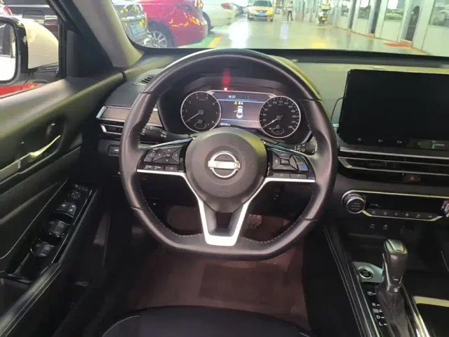 Nissan Teana — Фото автомобиля 10