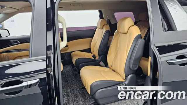 Kia Carnival Generation 4 — Фото автомобиля 12
