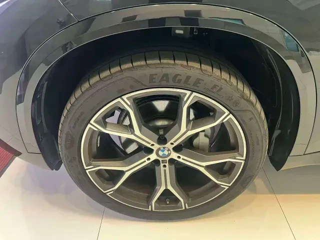 BMW X5 — Фото автомобиля 6