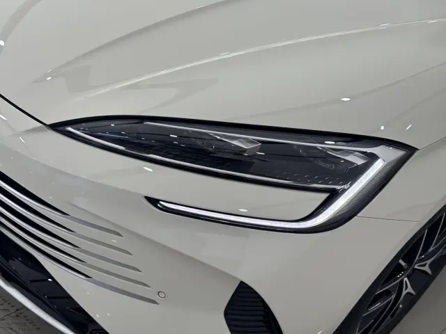 BYD Seal 07 DM-i — Фото автомобиля 3