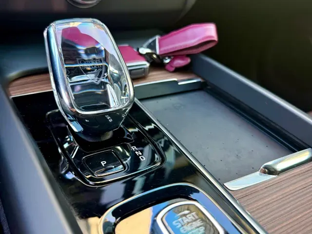 Volvo XC60 — Фото автомобиля 13