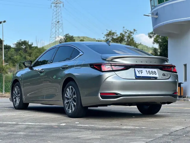 Lexus ES — Фото автомобиля 7
