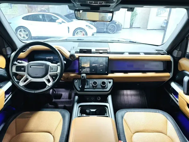 Land Rover Defender — Фото автомобиля 9