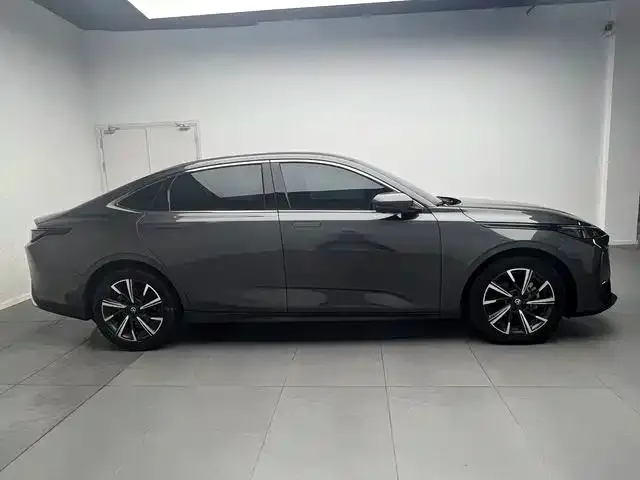 Changan Eado — Фото автомобиля 7