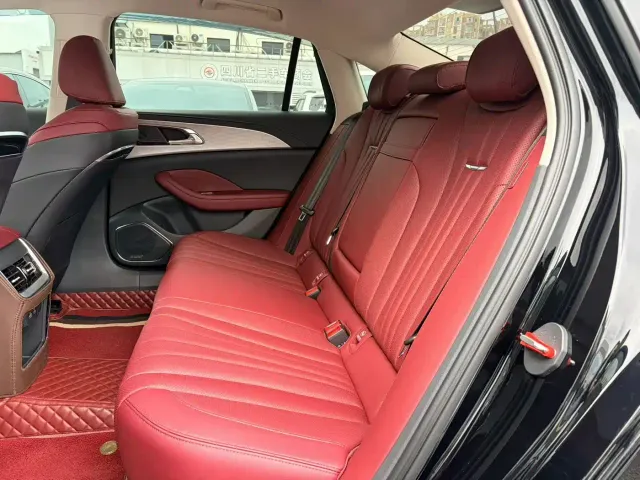 Hongqi H5 — Фото автомобиля 6