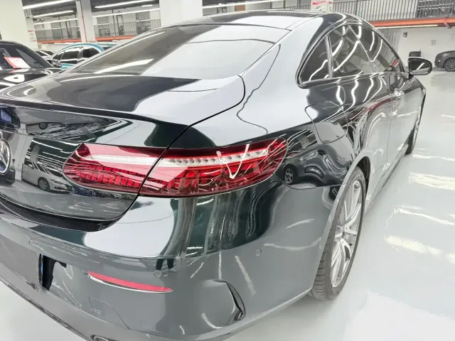 Mercedes-Benz E-Class — Фото автомобиля 23