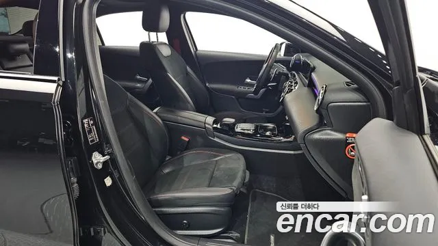 Mercedes-Benz A-Class — Фото автомобиля 24
