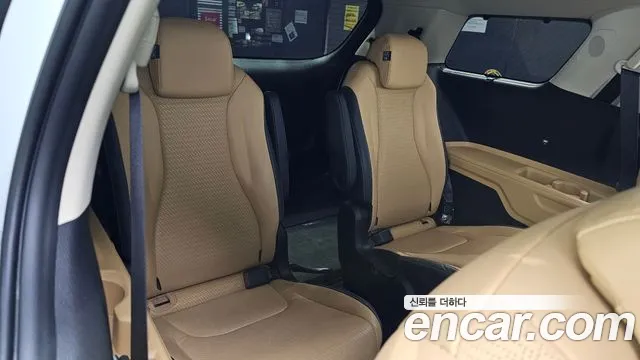 Kia Carnival — Фото автомобиля 17
