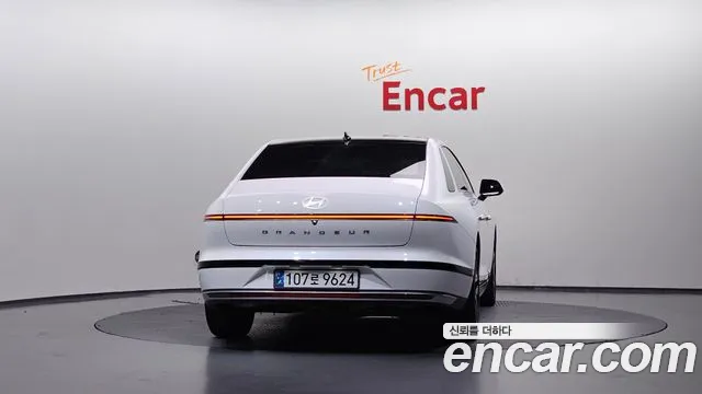 Hyundai Grandeur GN7 — Фото автомобиля 4