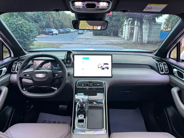 Geely Boyue L — Фото автомобиля 22