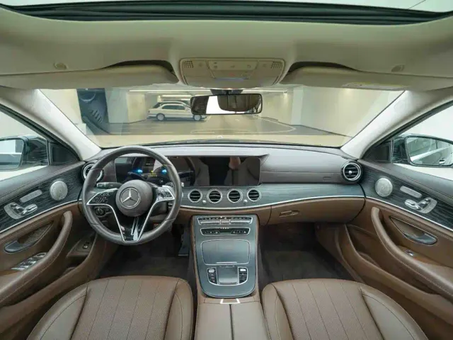 Mercedes-Benz E-Class — Фото автомобиля 19
