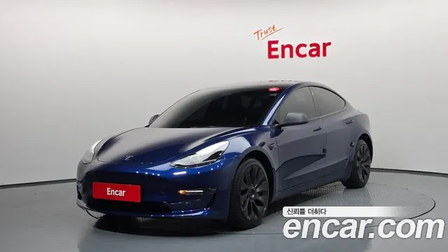Фотография автомобиля — Tesla Model 3